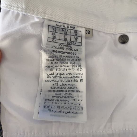 Brand New GUESS White Slim Short SZ 38 - Picture 10 of 10